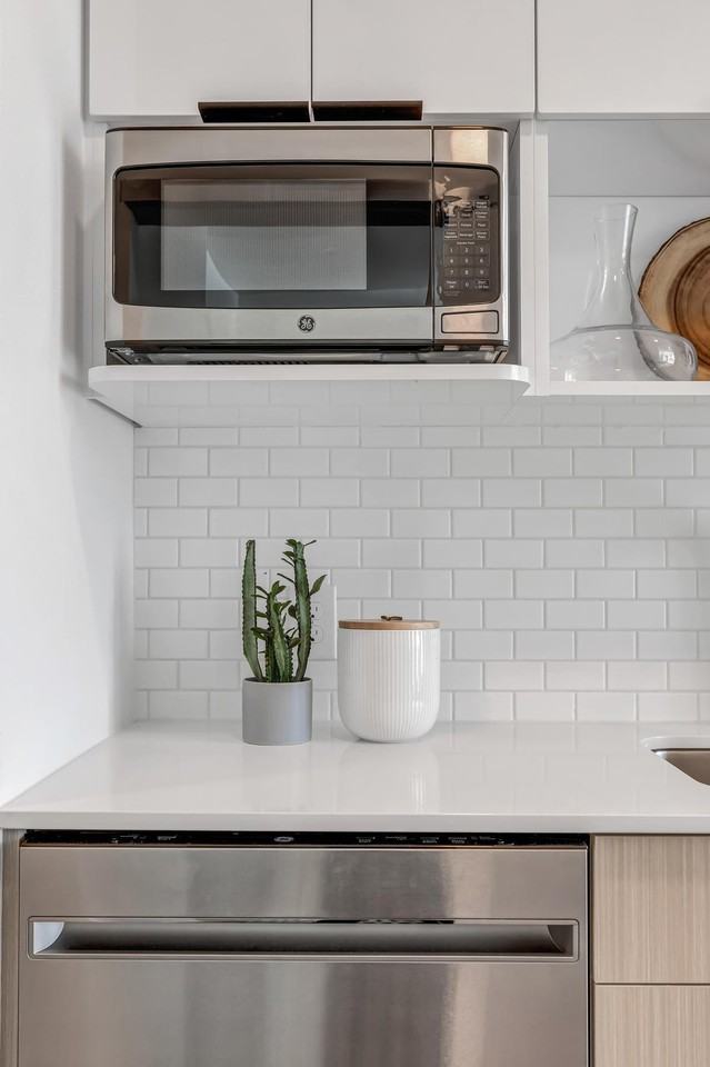 2524 S Jackson St - Photo 2 of 50