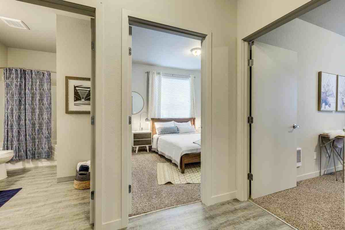 11803 Northeast 124th Avenue - Photo 4 of 10