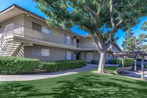 featured image of 400 S Sunkist St