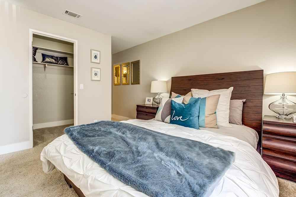 1000 Pheasant Drive - Photo 5 of 39