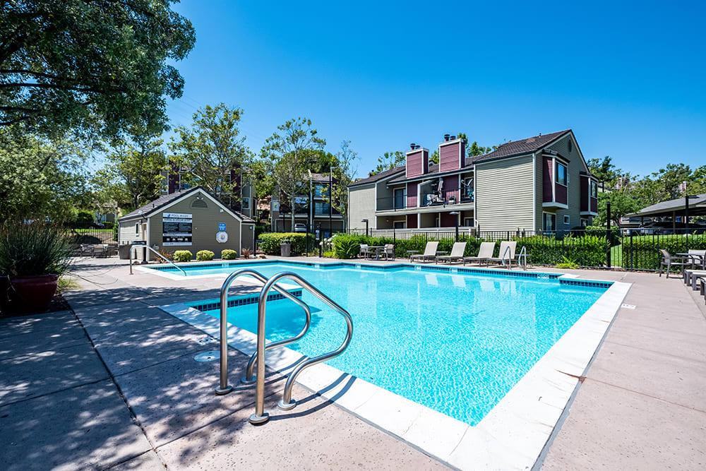 1000 Pheasant Drive - Photo 4 of 39