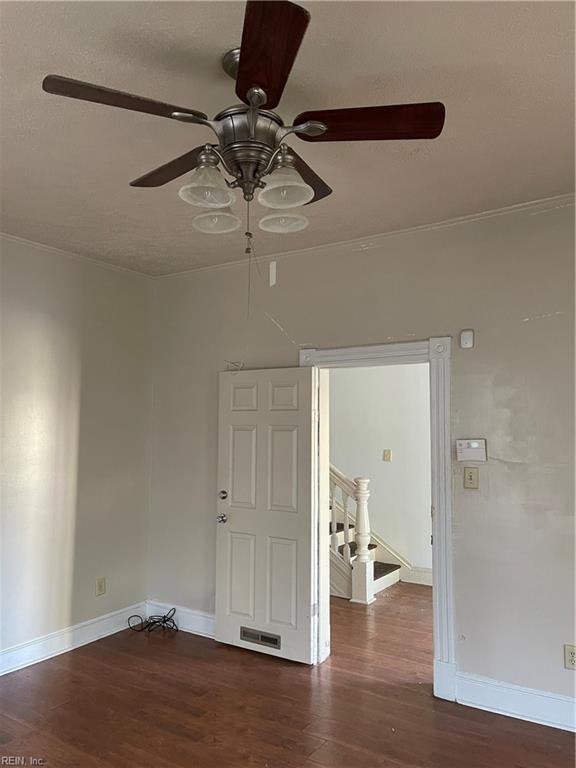 316 49th St - Photo 3 of 20