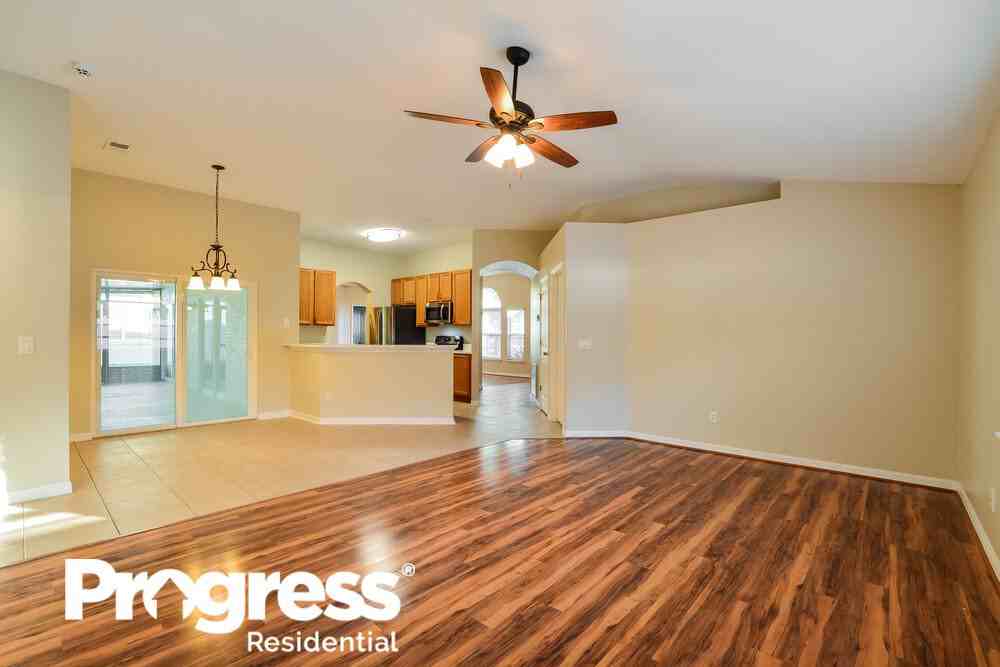 909 Lake Lindley Dr N - Photo 3 of 16