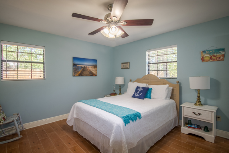 906 Shipp Street - Photo 2 of 10