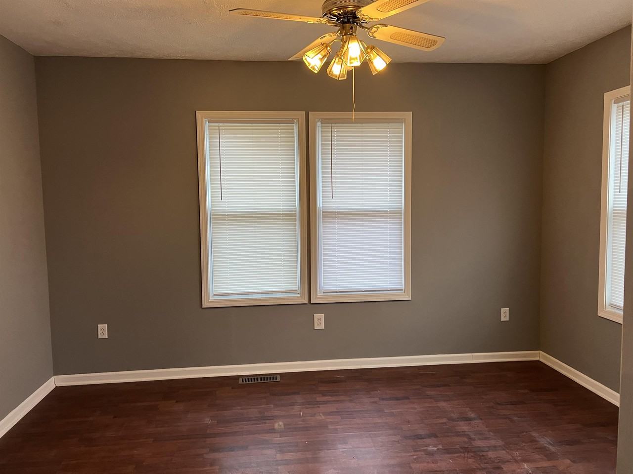 1011 S Greenlawn Ave #1 - Photo 2 of 15