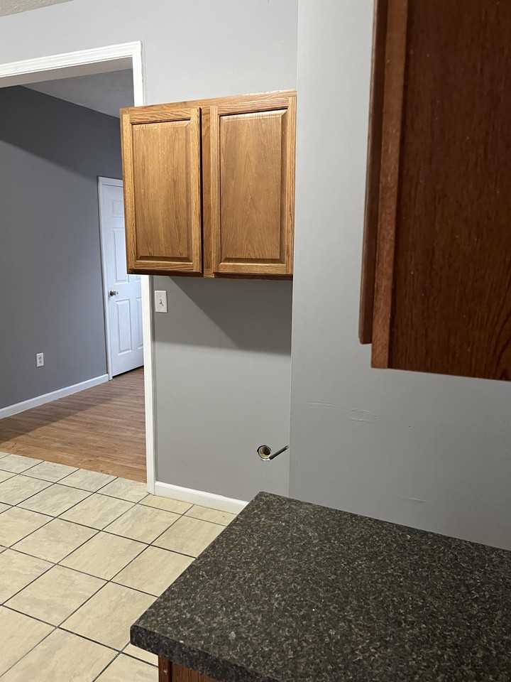 1011 S Greenlawn Ave #1 - Photo 6 of 15