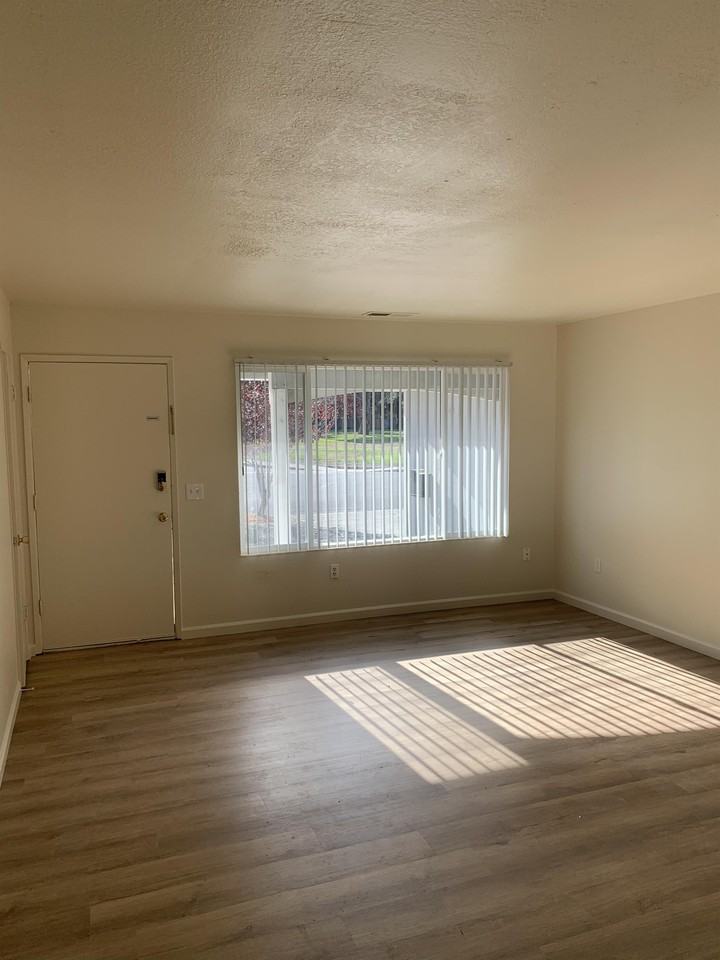 7181 Circle Dr #1 - Photo 4 of 17