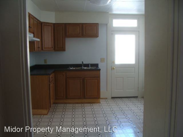 303 E Cottage Pl - Photo 2 of 8