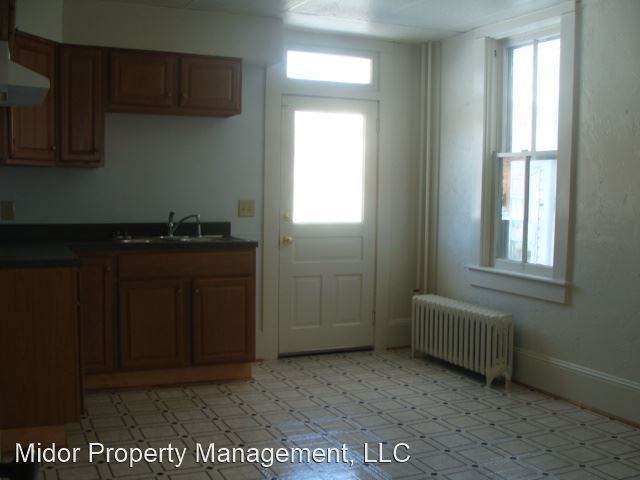 303 E Cottage Pl - Photo 3 of 8