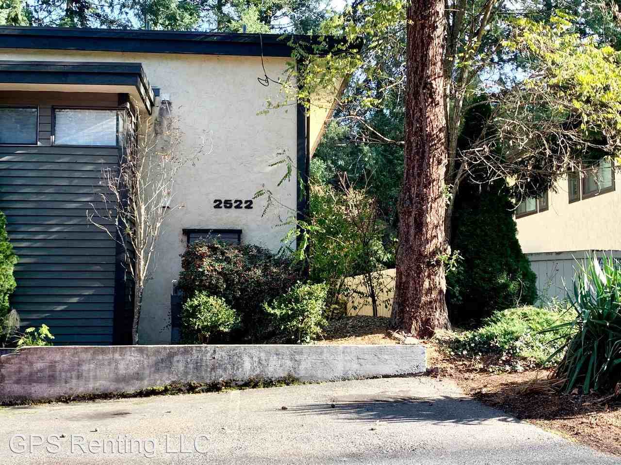 2522 NE 195th St - Photo 2 of 14