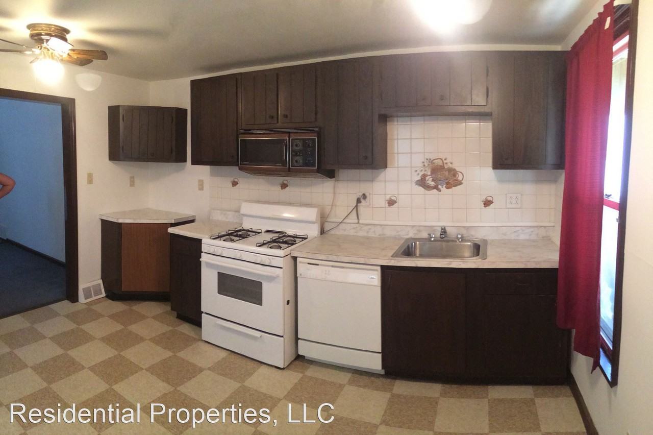 138 Lincoln Ave - Photo 3 of 6