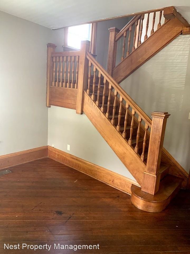 308 S Governor St - Photo 2 of 26