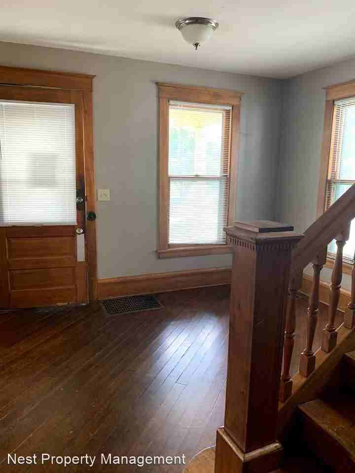 308 S Governor St - Photo 3 of 26