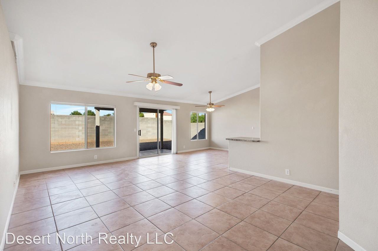 1052 W Paseo Way - Photo 3 of 22