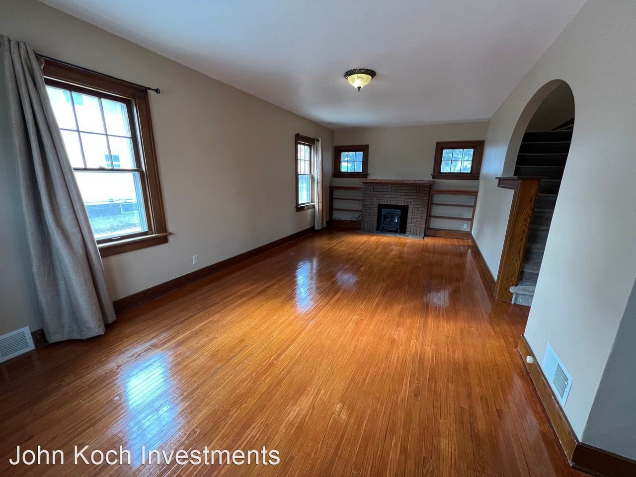 811 S Menlo Ave - Photo 3 of 44