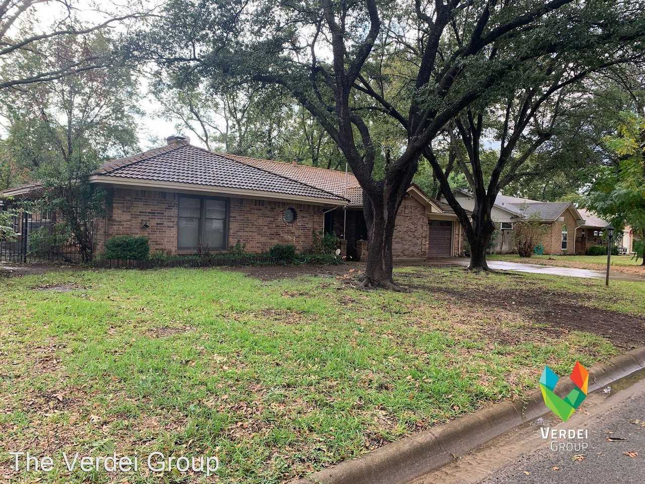 8913 Sirocka Dr - Photo 2 of 25