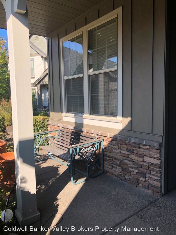 379 Benton Dr Nw - Photo 3 of 30