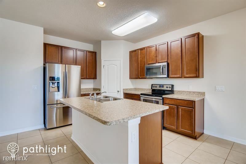 3252 Zander Dr - Photo 2 of 13