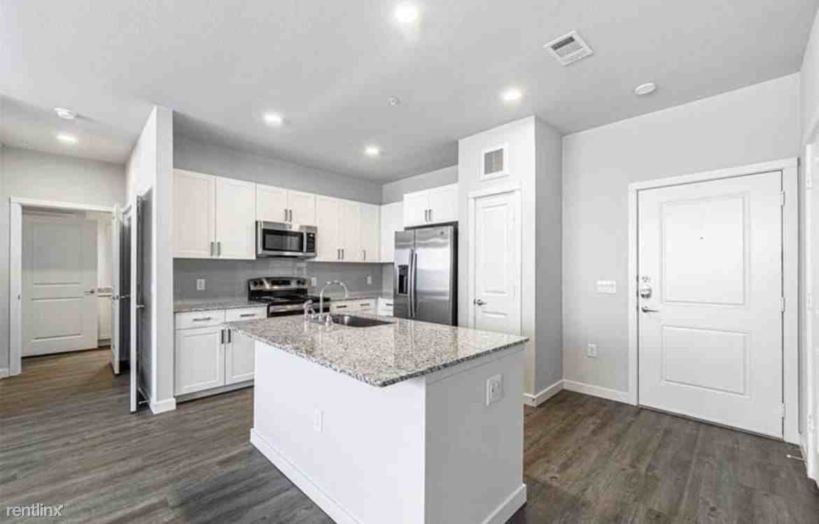 4400 Prairie Xing - Photo 3 of 7