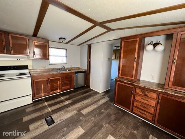 1086 Frye Rd - Photo 2 of 15