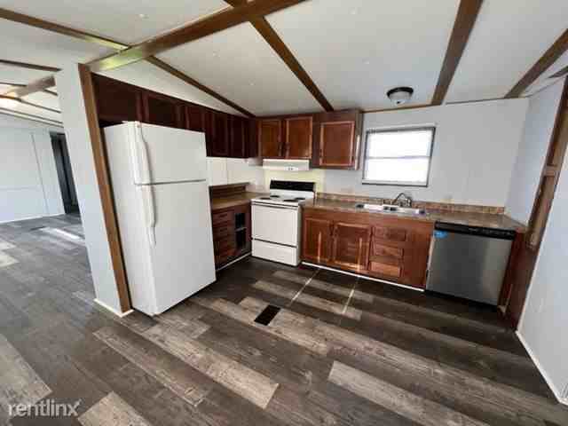 1086 Frye Rd - Photo 3 of 15