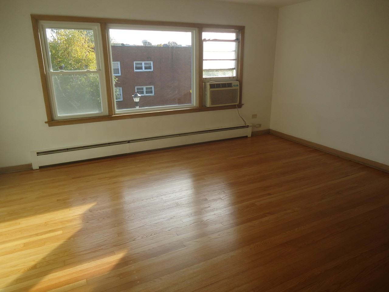 4950 Greenwood Street #3E - Photo 6 of 26