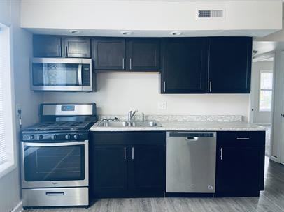 409 W Elm Street* - Photo 3 of 11