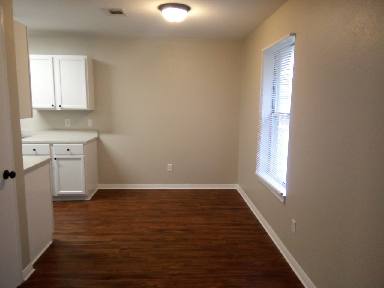 2332-2338 Breezy Dr - Photo 2 of 7