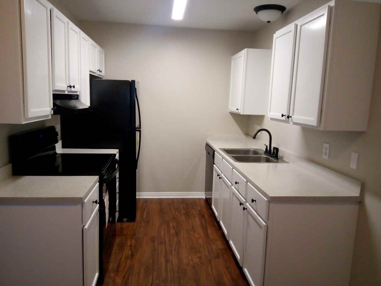 2332-2338 Breezy Dr - Photo 3 of 7