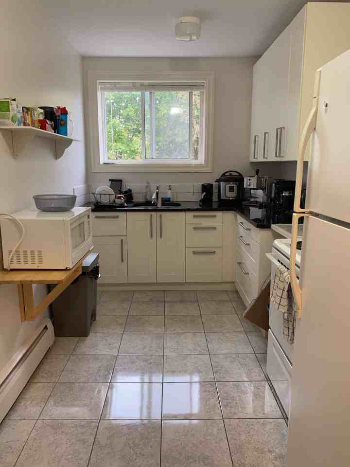 8 Vine St. AllInclusive Apartments 8 Vine Street 15, Kingston, ON