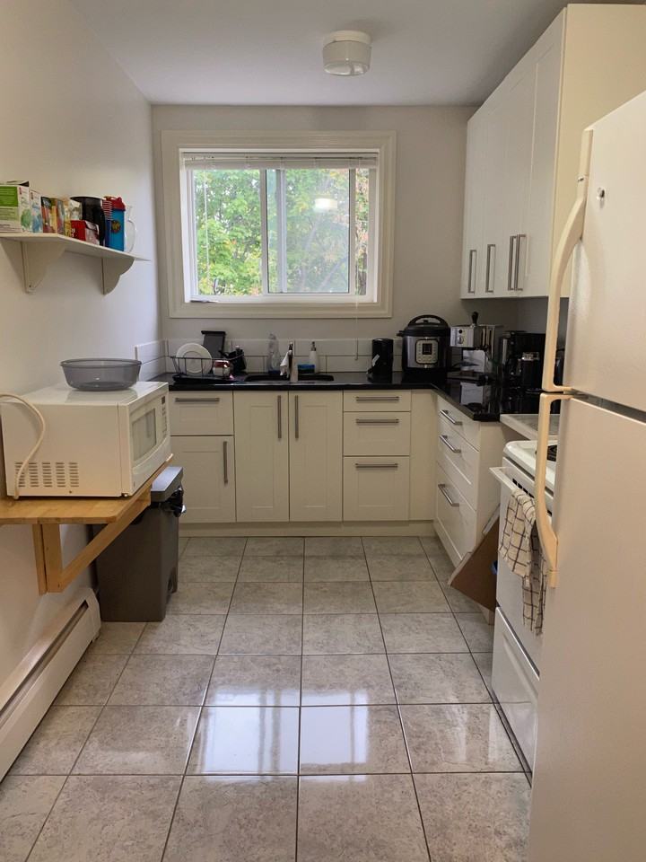 8 Vine St. AllInclusive Apartments 8 Vine Street 15, Kingston, ON