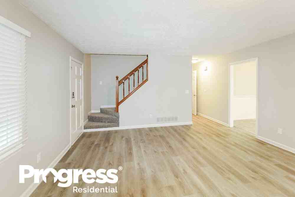 3138 Calumet Cir Nw - Photo 6 of 18