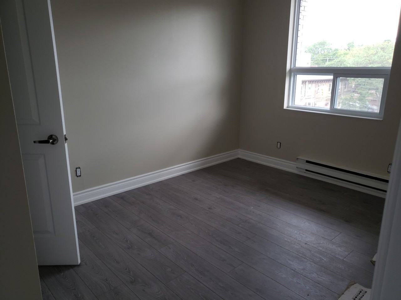 Danforth Avenue - Photo 4 of 11