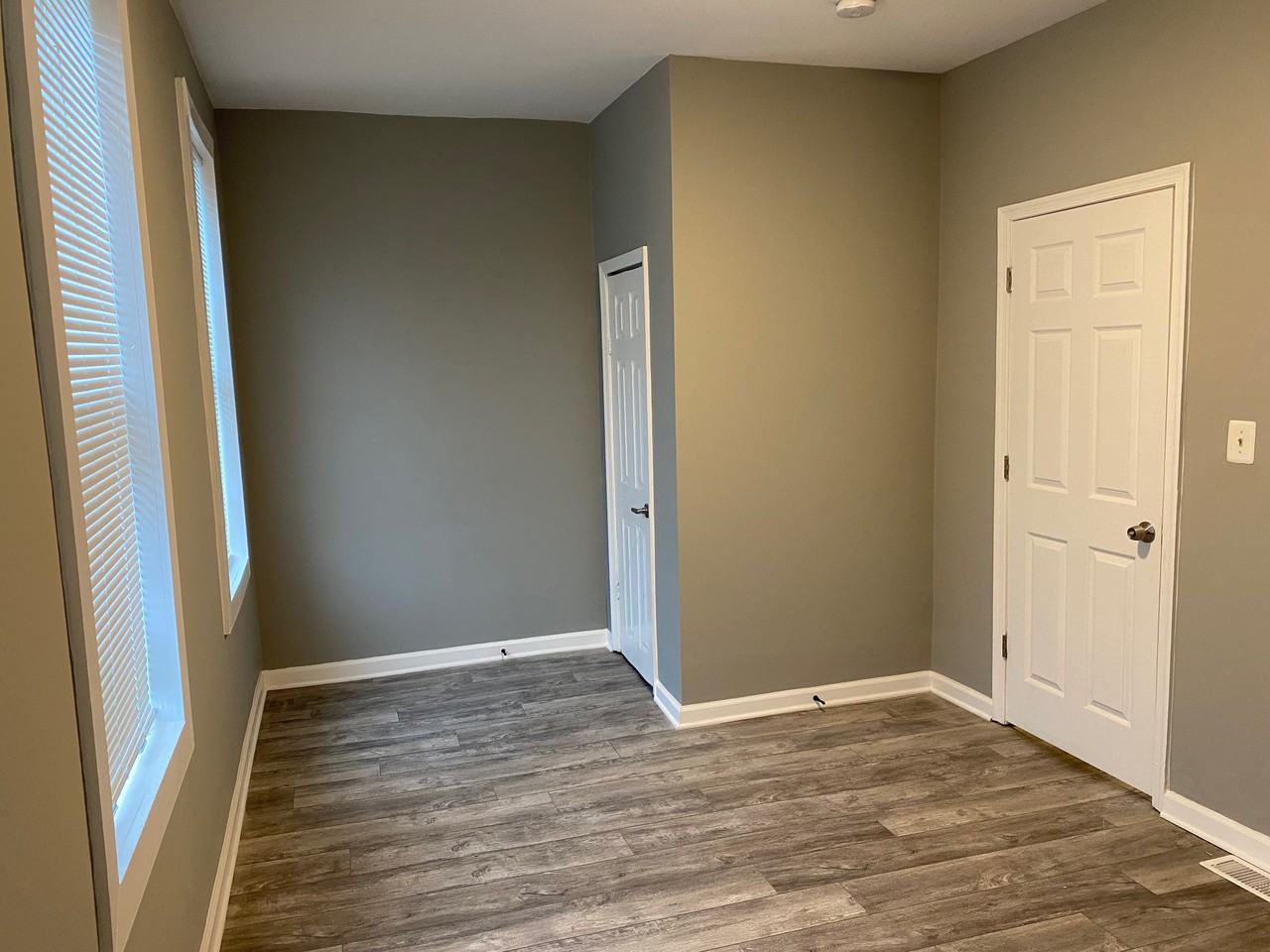 2922 Grantley Avenue - Photo 7 of 11