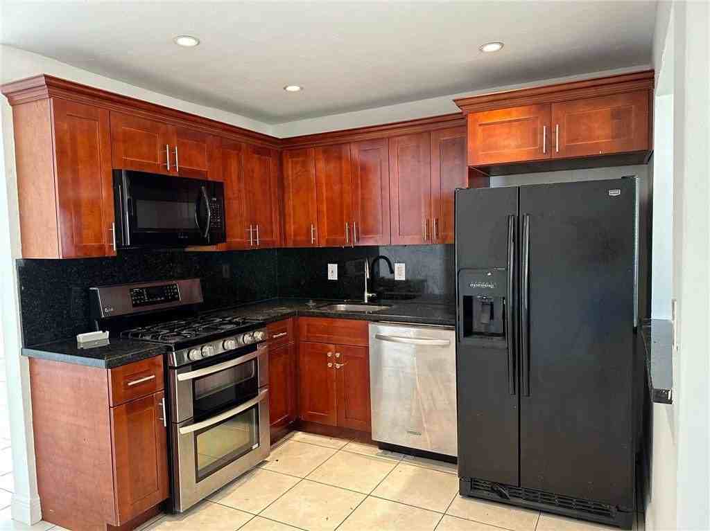 2131 Sw 42nd Ter #2131 - Photo 3 of 8