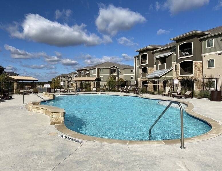 Lone Oak Apartments - Photo 6 of 32