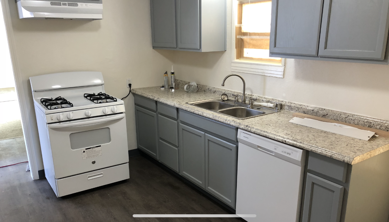39 Trinity Ave - Photo 2 of 4