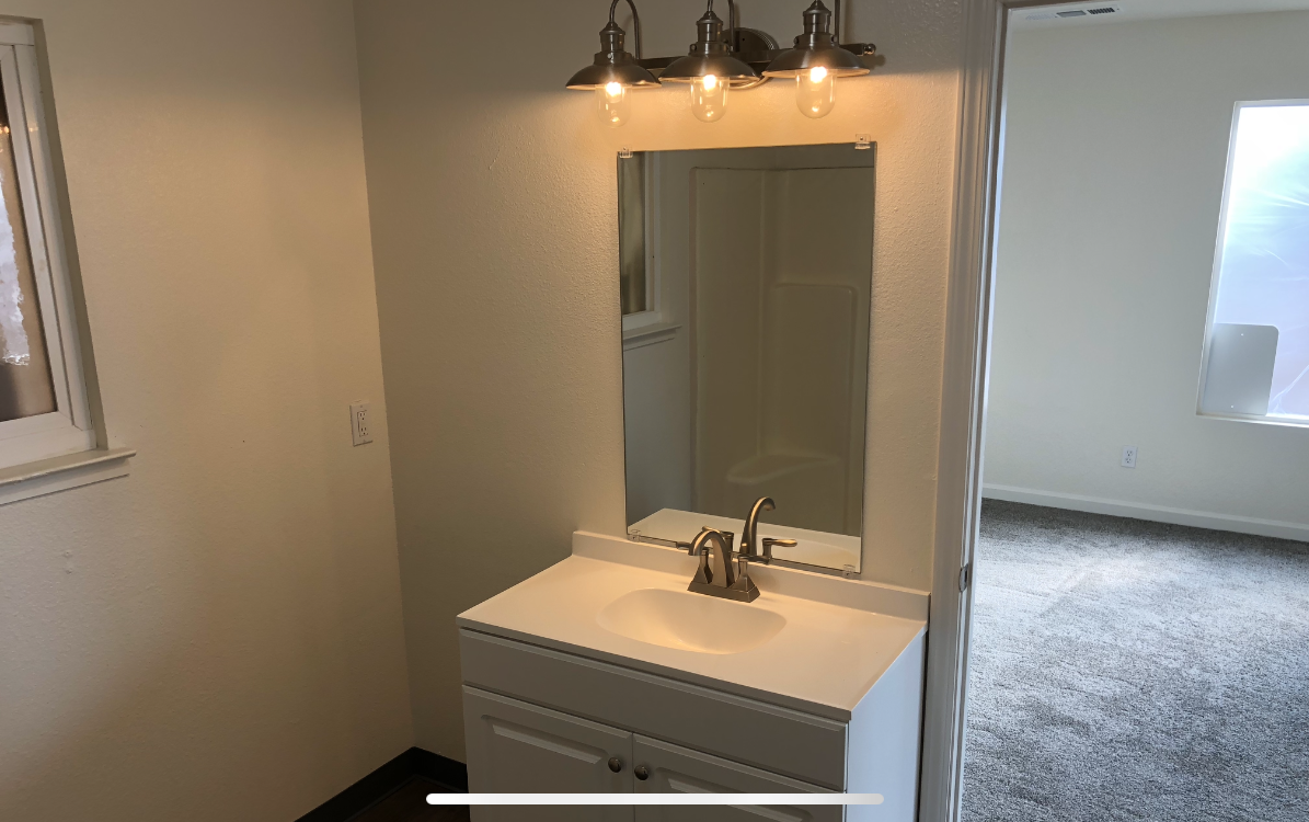 39 Trinity Ave - Photo 3 of 4