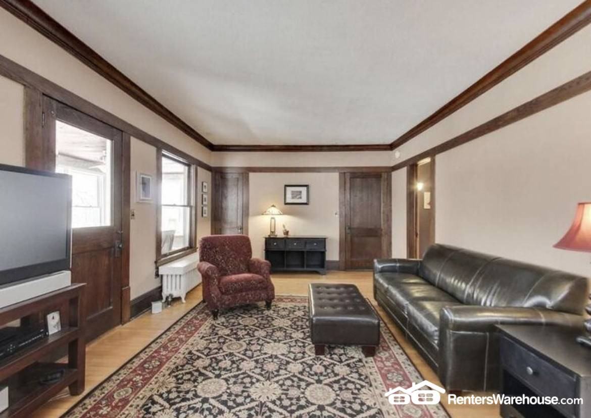 3037 Humboldt Ave S - Photo 3 of 10