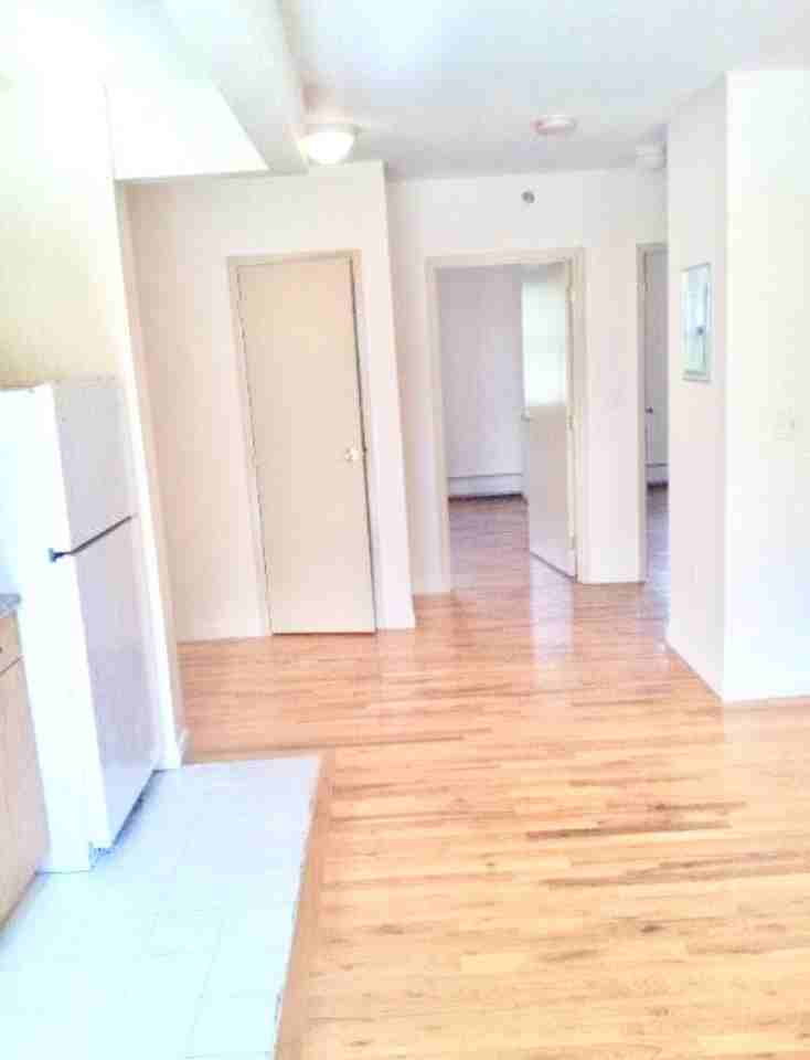 44 Hilton Ave #D1 - Photo 6 of 6