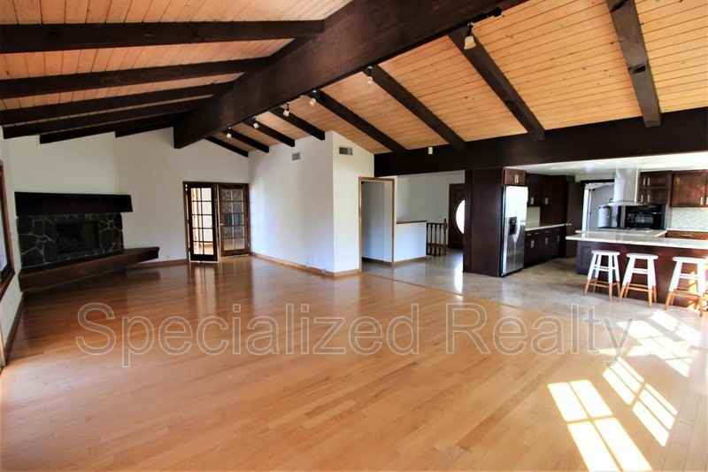 3694 Berwick Dr - Photo 2 of 25