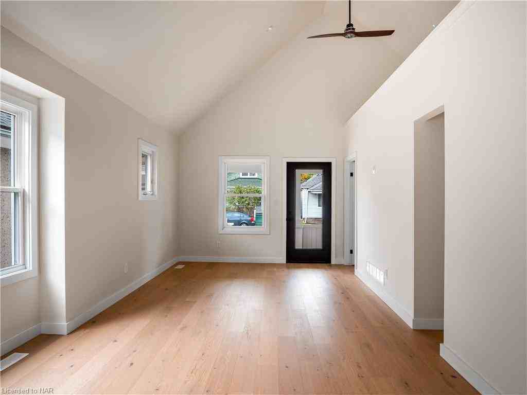 98 Pleasant Avenue - Photo 3 of 20