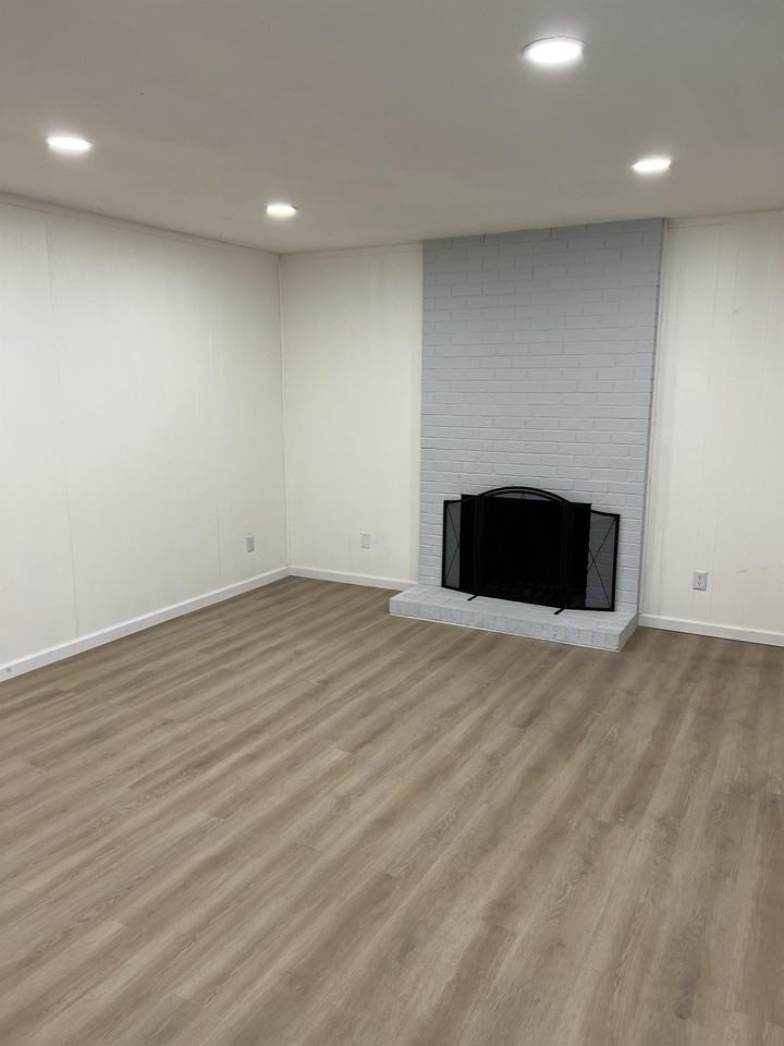 7085 Lynnetree Way #1 - Photo 3 of 19