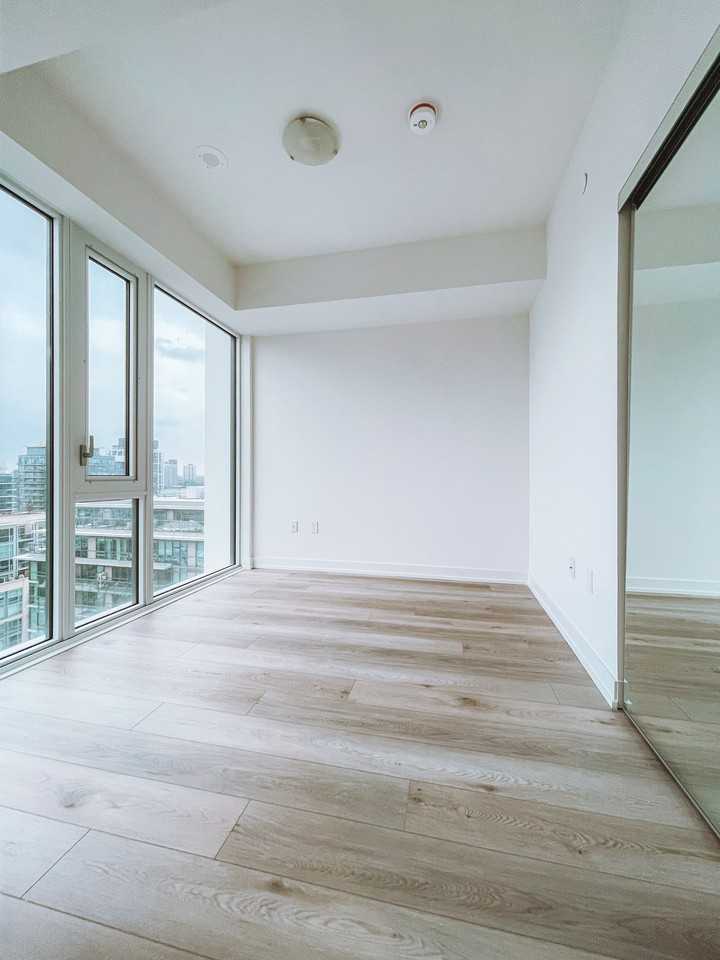 158 Front Street East #1819 - Photo 4 of 18