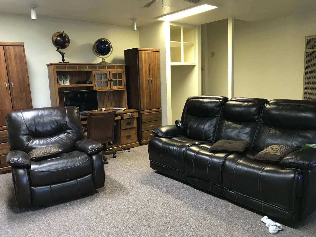 13736 Auburn Road - Photo 2 of 4