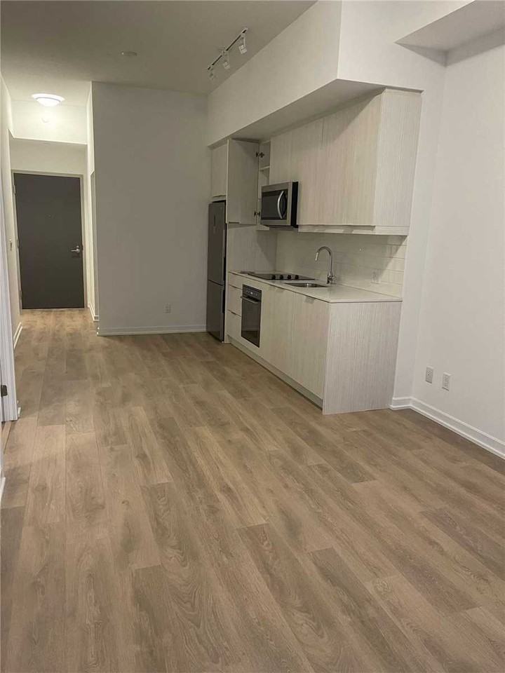 32 Forest Manor Road - Photo 2 of 7