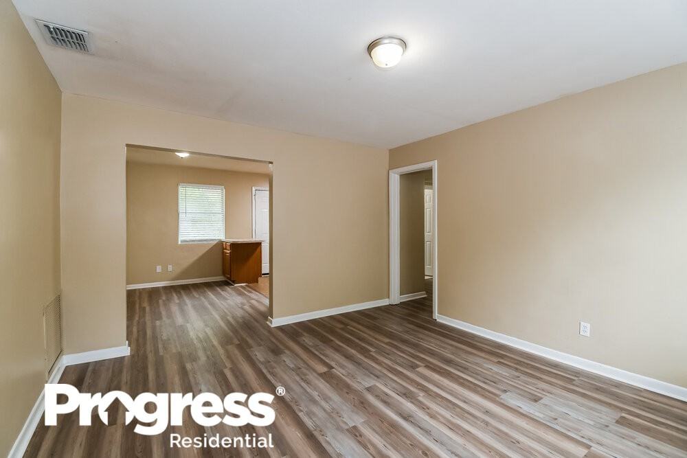 1706 Sprinkle Dr - Photo 3 of 21