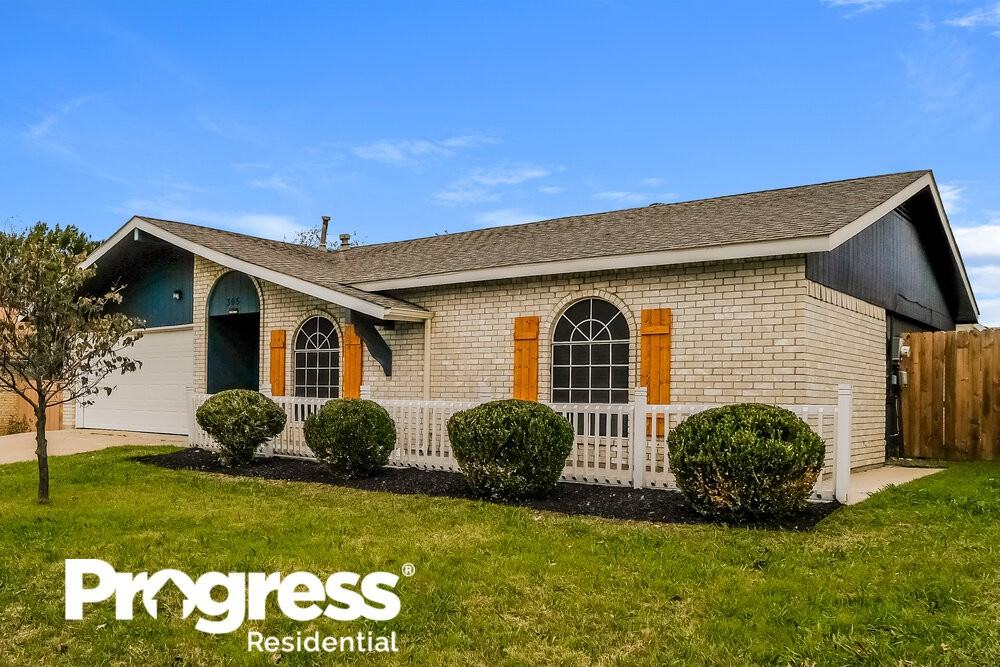 305 Pebblebrook St - Photo 3 of 21