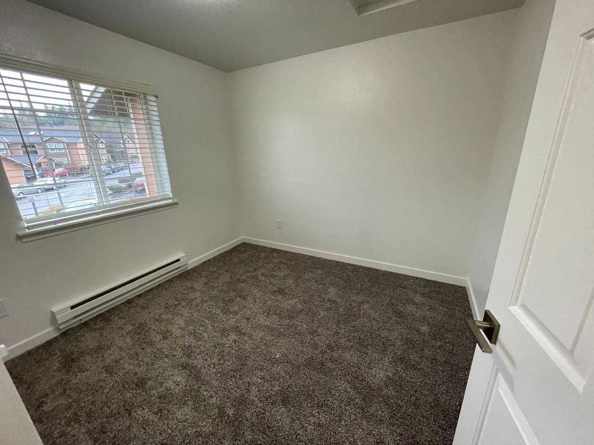 7980 200th St Ne - Photo 5 of 6