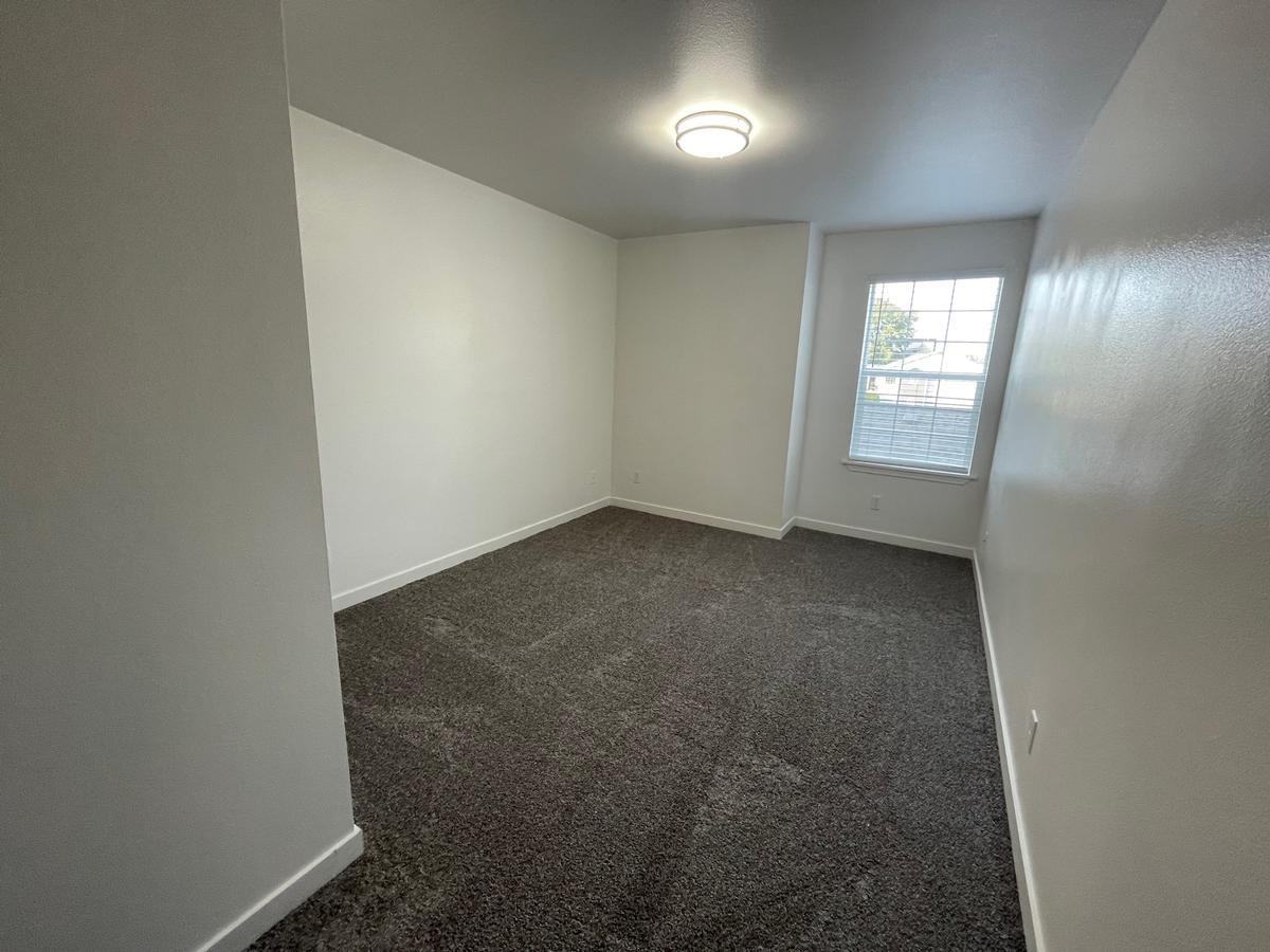 7980 200th St Ne - Photo 5 of 13